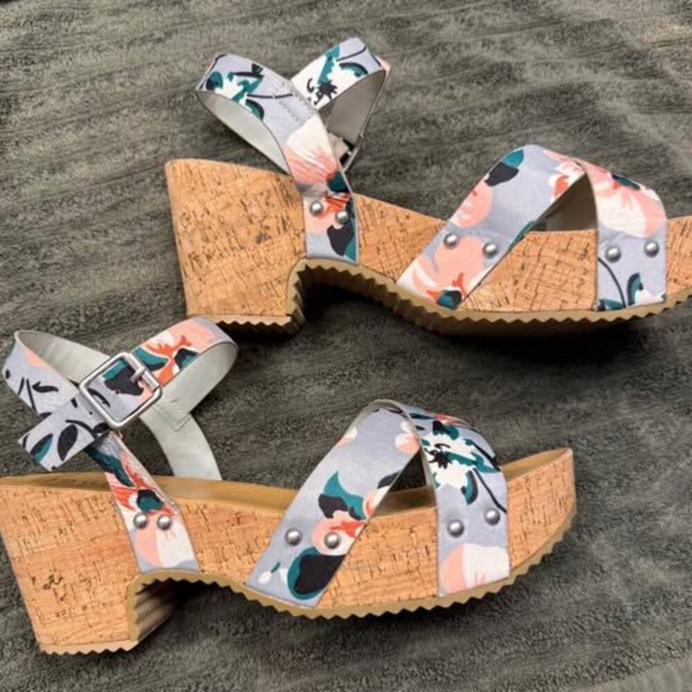 Journee Collection Floral Platform Wedge Sandals Size 12